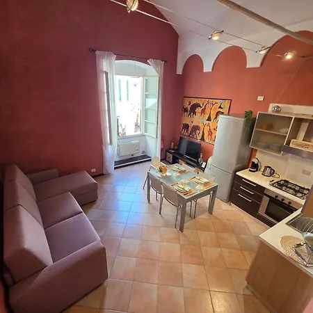 Old Town, Loft With Square View Toirano