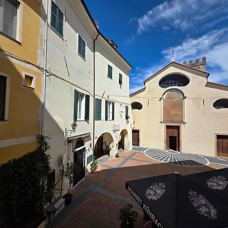Apartmán Old Town, Loft With Square View