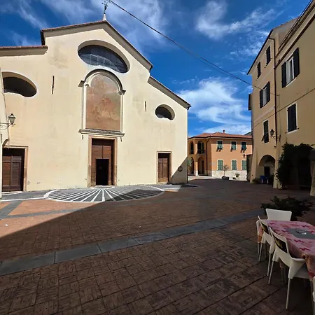 Old Town, Loft With Square View