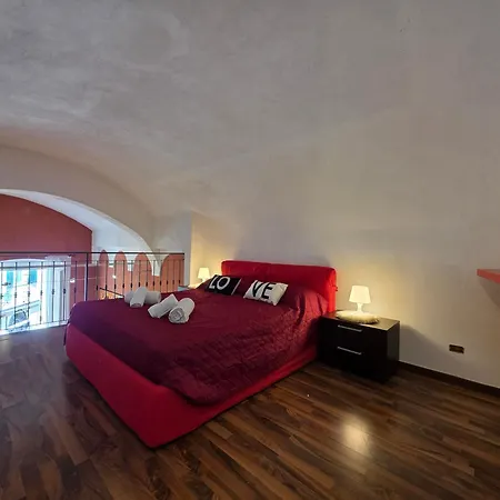 Old Town, Loft With Square View Toirano