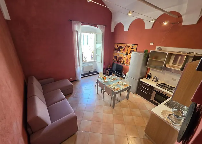 Old Town, Loft With Square View Toirano